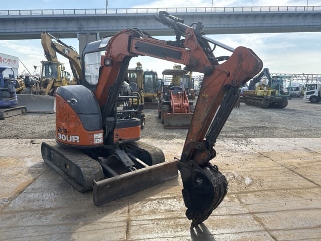 MINI EXCAVATOR — Auction (lot 8451-10016)