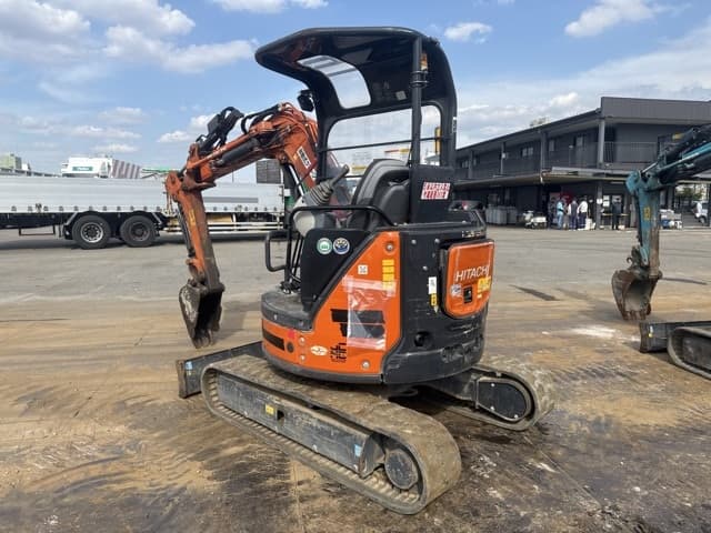 MINI EXCAVATOR — Auction (lot 8451-10016)