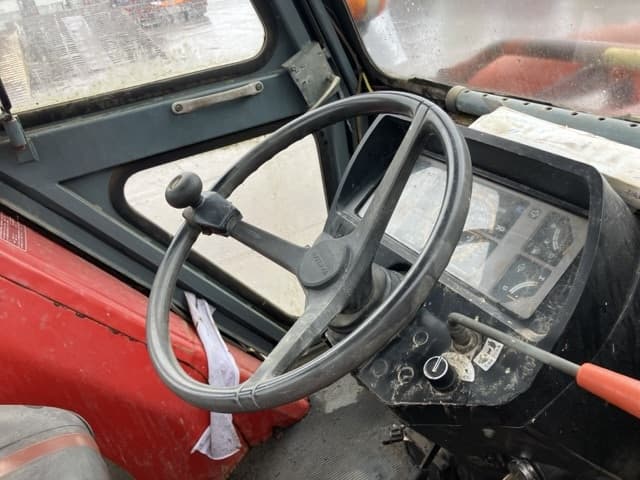 Tractor — Auction (lot 8451-1003)