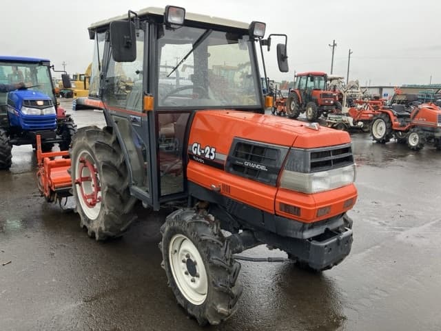 Tractor — Auction (lot 8451-1005)