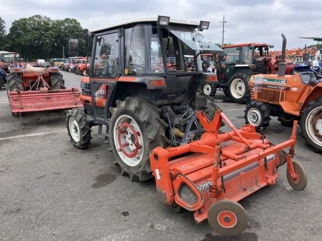 Tractor — Auction (lot 8451-1005)