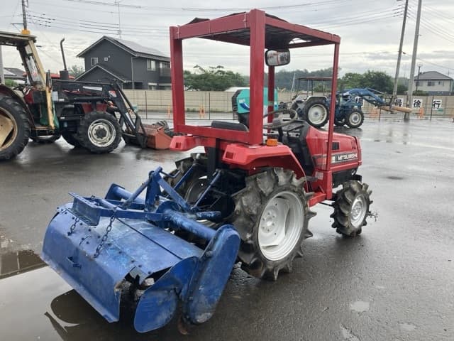 Tractor — Auction (lot 8451-1009)