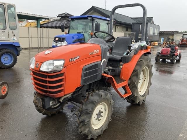 Tractor — Auction (lot 8451-1010)