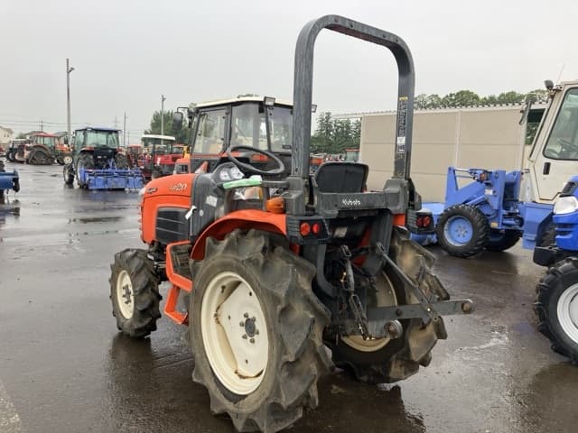 Tractor — Auction (lot 8451-1010)