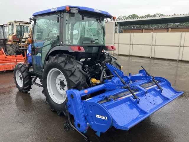 Tractor — Auction (lot 8451-1013)