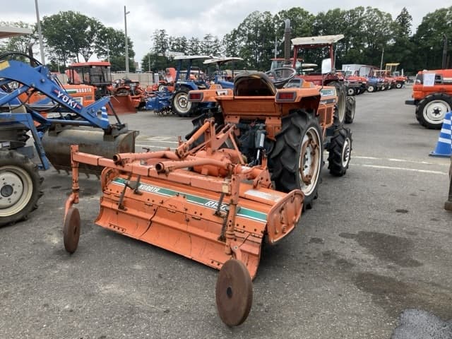 Tractor — Auction (lot 8451-1014)