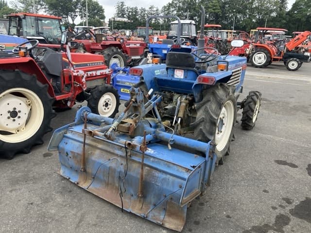 Tractor — Auction (lot 8451-1016)