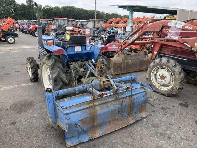 Tractor — Auction (lot 8451-1016)