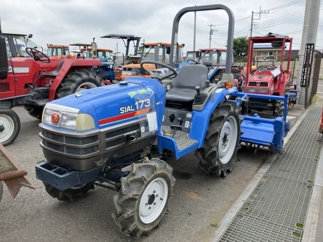 Tractor — Auction (lot 8451-1018)