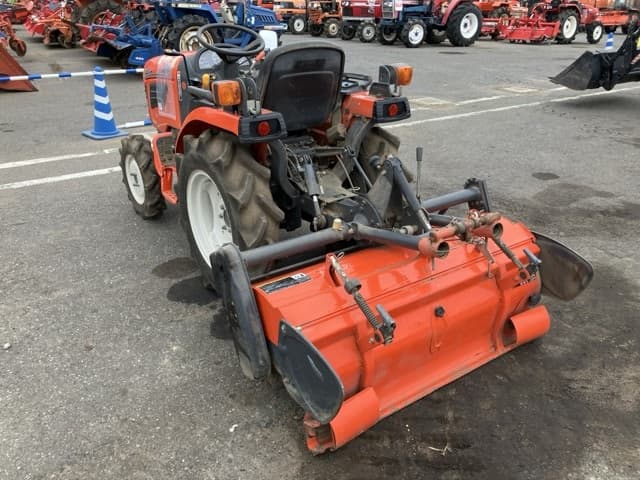 Tractor — Auction (lot 8451-1022)