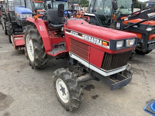 Tractor — Auction (lot 8451-1023)