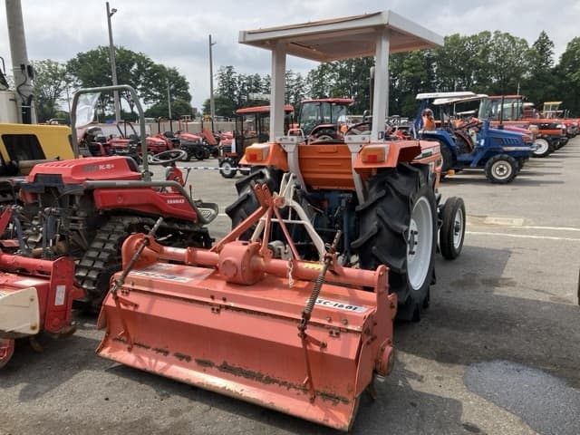 Tractor — Auction (lot 8451-1024)