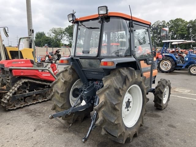 Tractor — Auction (lot 8451-1025)