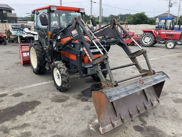 Tractor — Auction (lot 8451-1026)