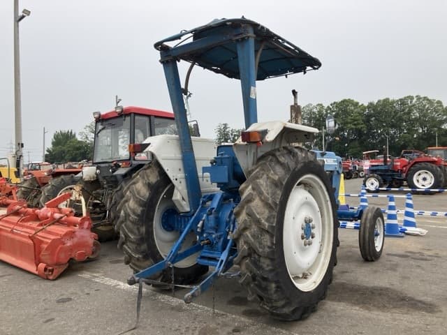 Tractor — Auction (lot 8451-1032)