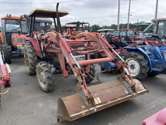 Tractor — Auction (lot 8451-1033)