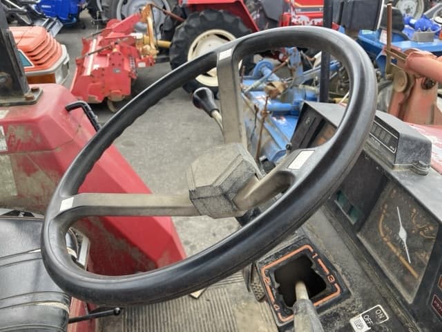 Tractor — Auction (lot 8451-1033)