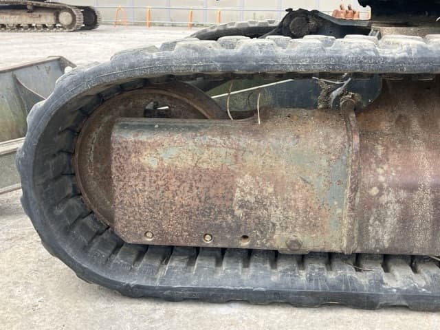 MINI EXCAVATOR — Auction (lot 8451-104)