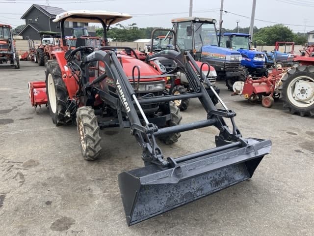 Tractor — Auction (lot 8451-1041)