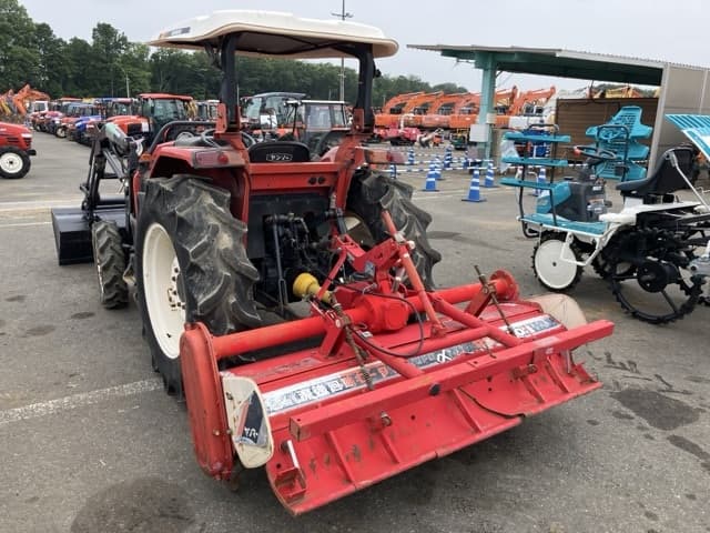Tractor — Auction (lot 8451-1041)