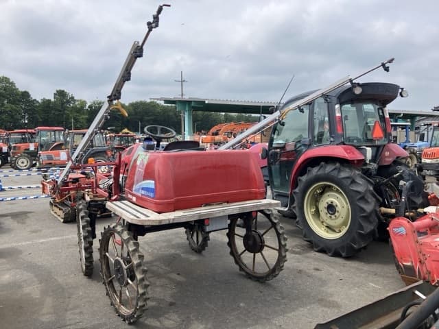 HIGH CLEARANCE BOOM SPRAYER — Auction (lot 8451-1042)