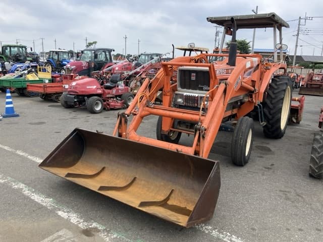 Tractor — Auction (lot 8451-1043)