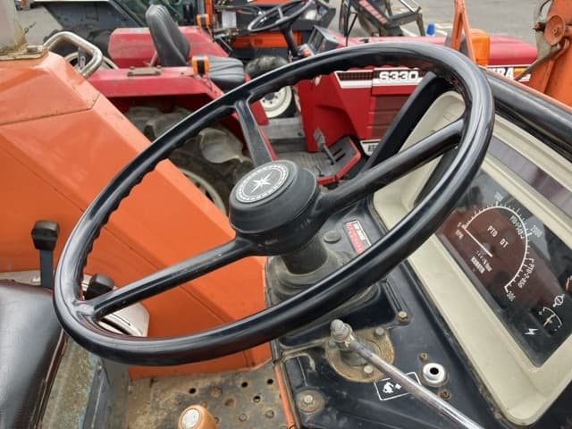 Tractor — Auction (lot 8451-1043)
