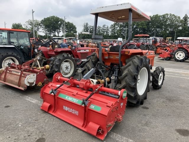 Tractor — Auction (lot 8451-1045)