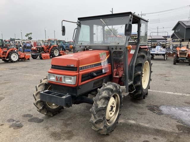 Tractor — Auction (lot 8451-1046)