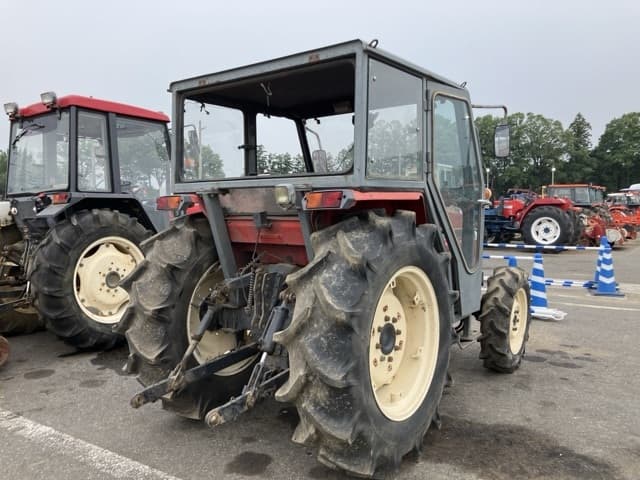 Tractor — Auction (lot 8451-1046)