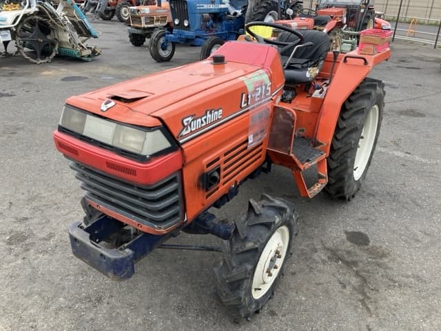 Tractor — Auction (lot 8451-1047)