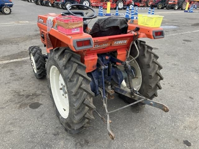 Tractor — Auction (lot 8451-1047)