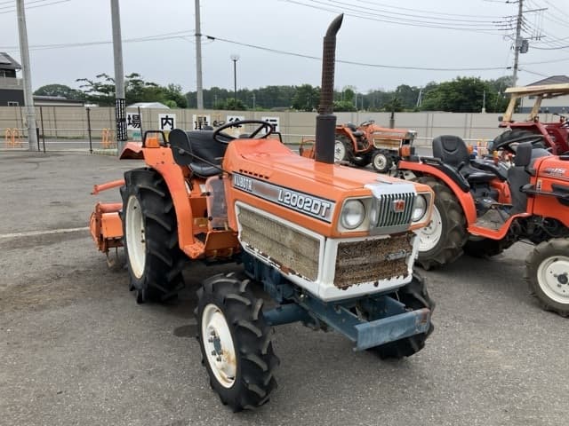 Tractor — Auction (lot 8451-1051)