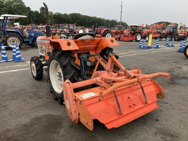 Tractor — Auction (lot 8451-1051)