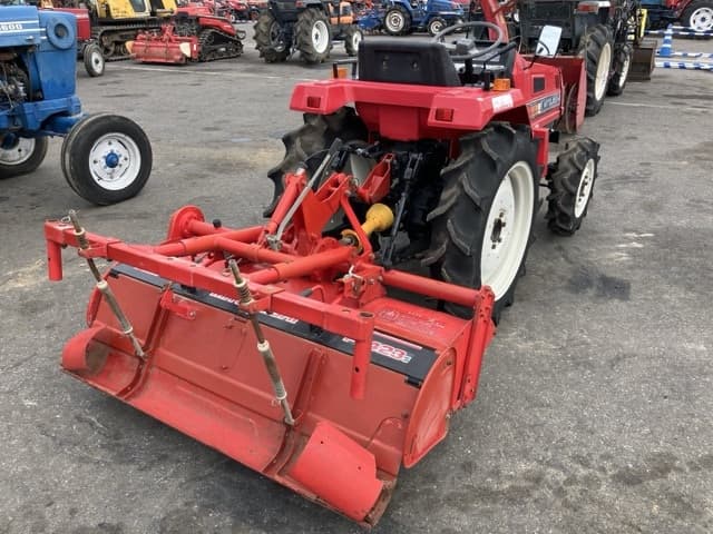 Tractor — Auction (lot 8451-1054)