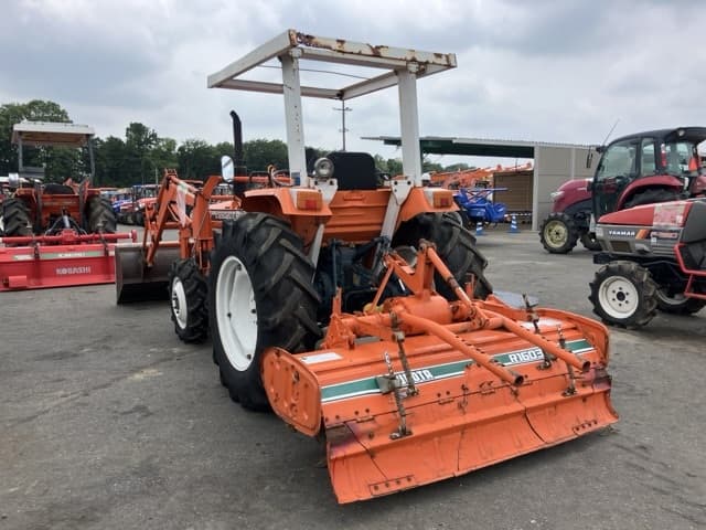 Tractor — Auction (lot 8451-1055)