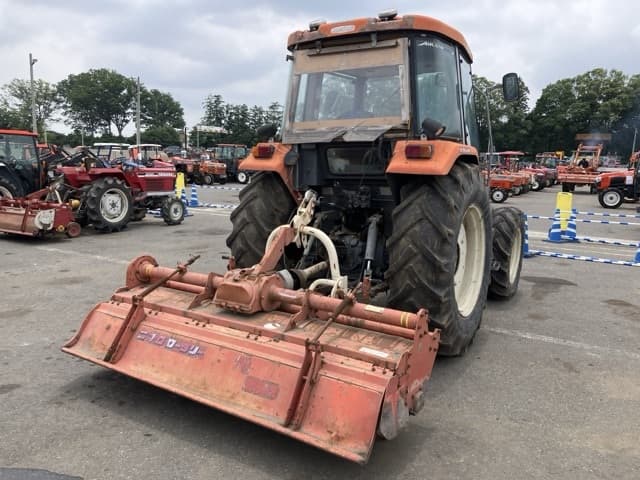 Tractor — Auction (lot 8451-1057)