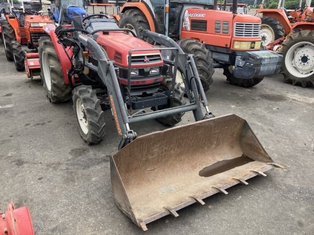 Tractor — Auction (lot 8451-1059)