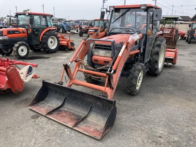 Tractor — Auction (lot 8451-1060)