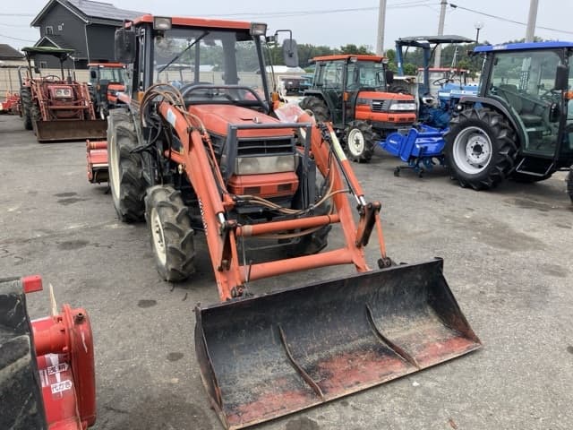 Tractor — Auction (lot 8451-1060)
