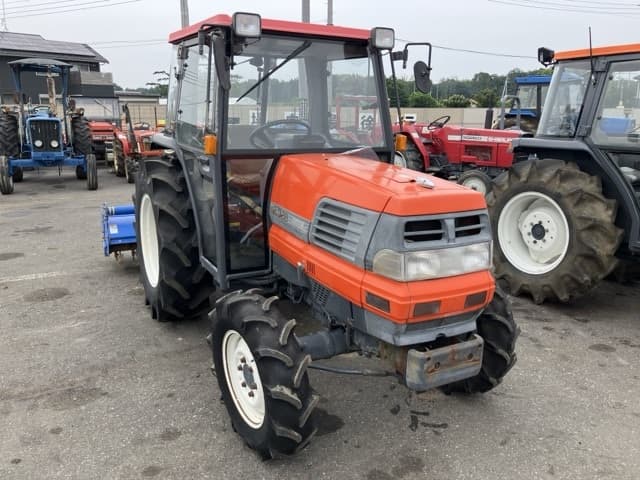 Tractor — Auction (lot 8451-1061)