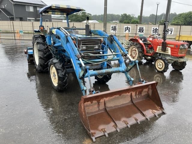 Tractor — Auction (lot 8451-1066)