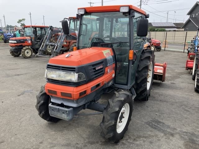 Tractor — Auction (lot 8451-1072)