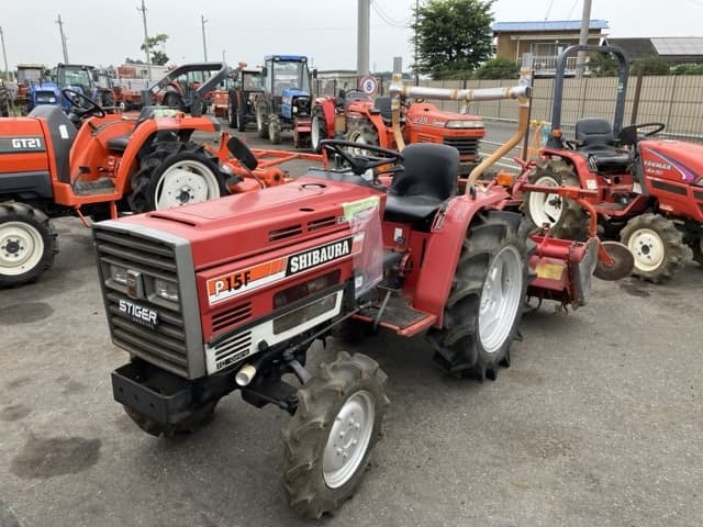Tractor — Auction (lot 8451-1073)