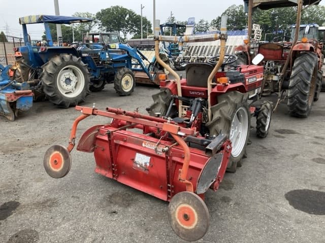 Tractor — Auction (lot 8451-1073)