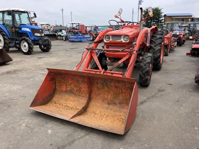 Tractor — Auction (lot 8451-1074)