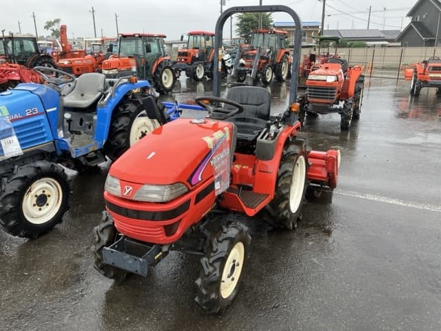 Tractor — Auction (lot 8451-1079)
