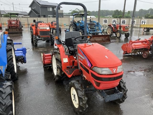 Tractor — Auction (lot 8451-1079)