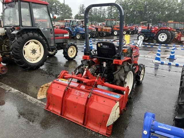 Tractor — Auction (lot 8451-1079)