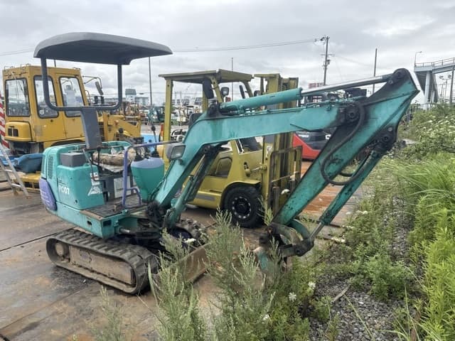 MINI EXCAVATOR — Auction (lot 8451-10801)